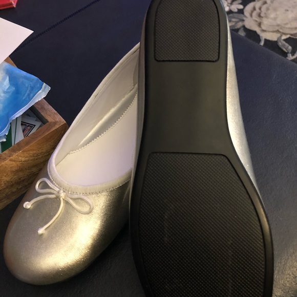 New Nordstrom Woman’s Ballerina Flats size 5.5 - Picture 2 of 2